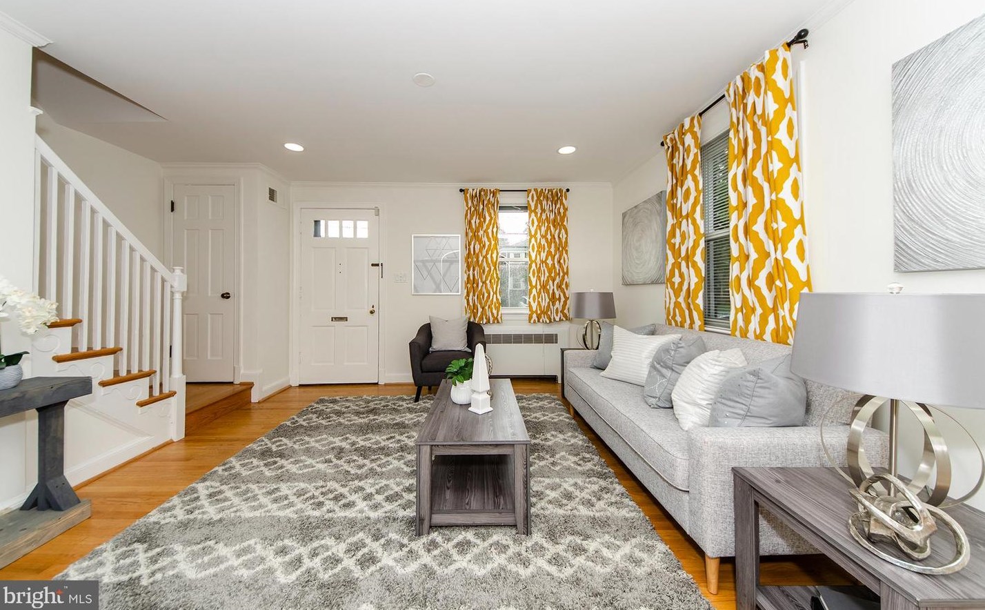213 Courthouse Rd, Arlington, VA 22204-1945