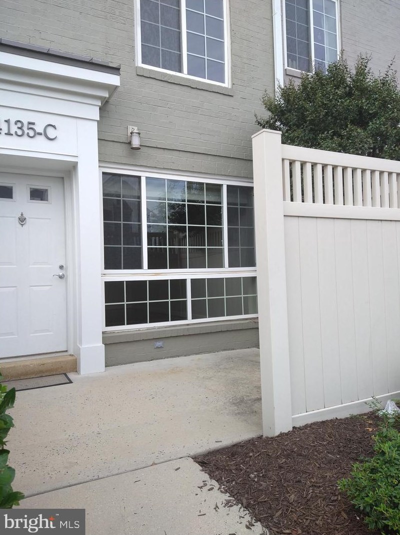 4135 S Four Mile Run Dr #c, Arlington, VA