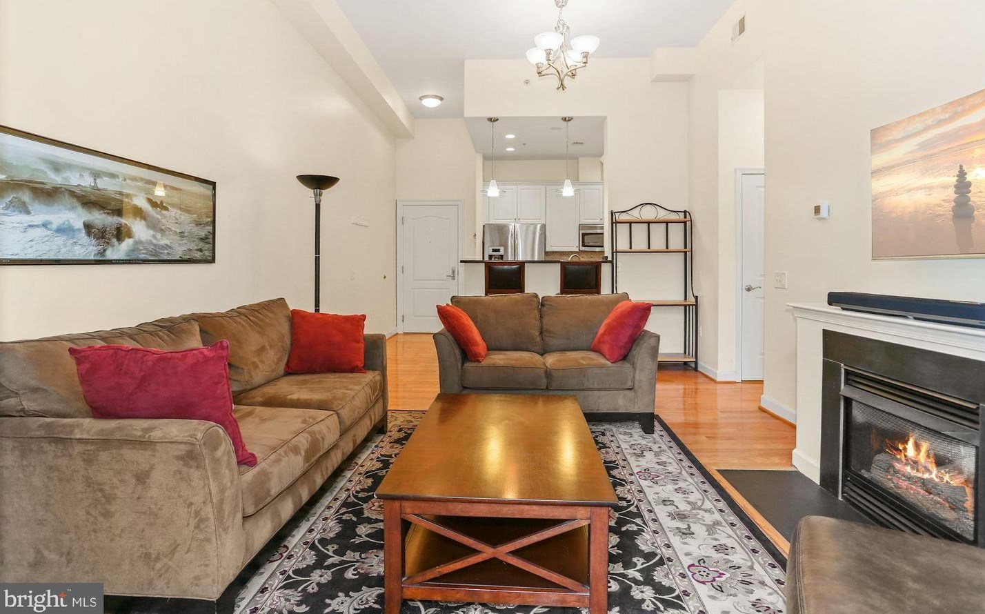 1000 N Randolph St Apt 103, Arlington, VA 22201