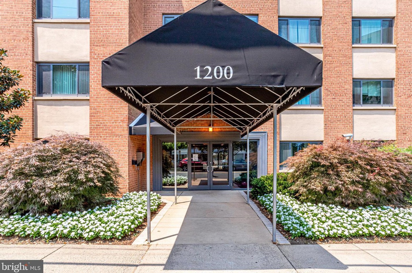 1200 S Arlington Ridge Rd #206, Arlington, VA 22202