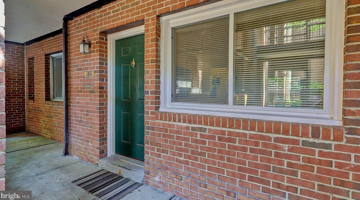 1111 N Taylor St #a, Arlington, VA