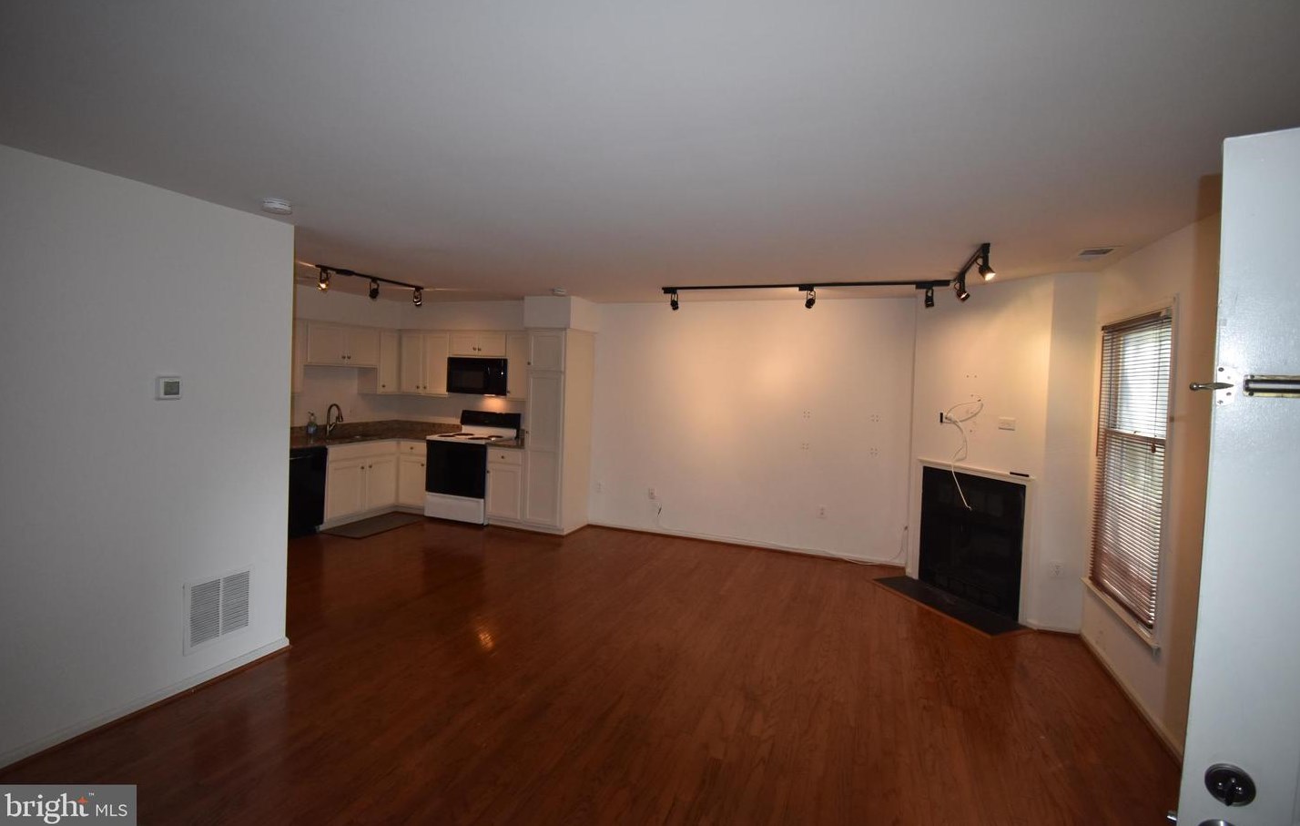 1115 Stafford St, Arlington VA  22201-4613 exterior