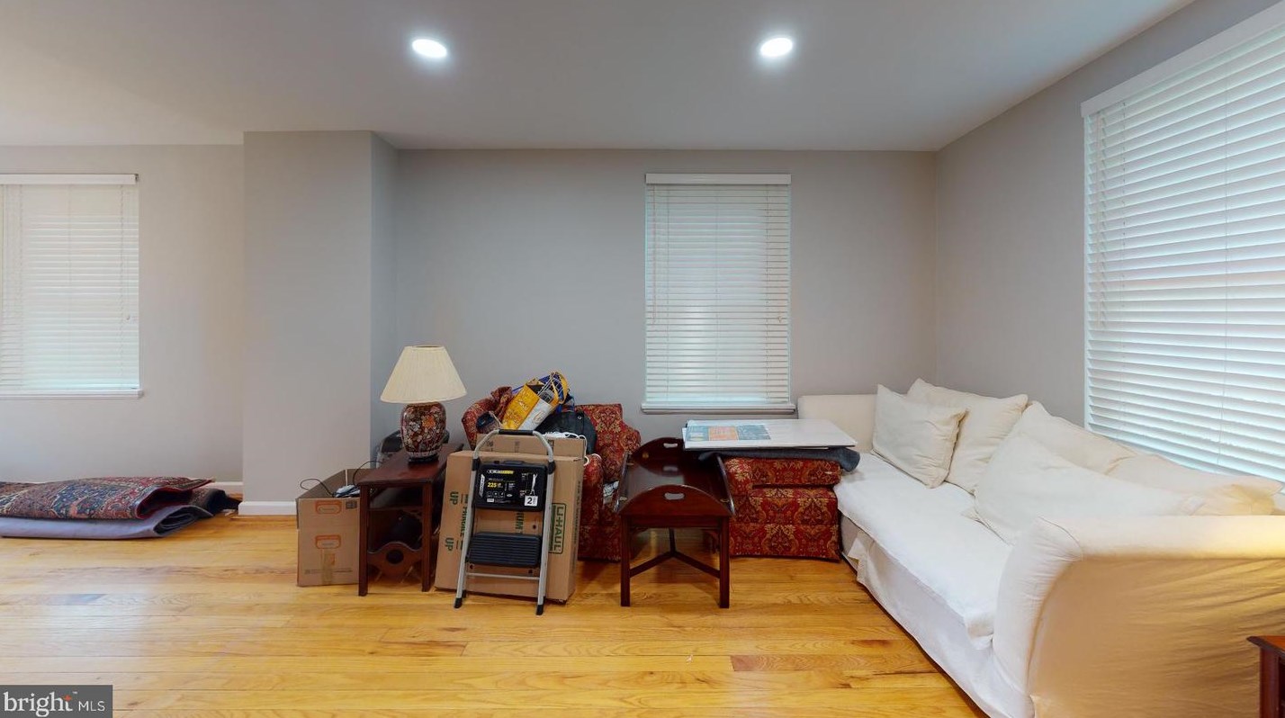 2823 Columbus St, Arlington VA  22206-1410 exterior