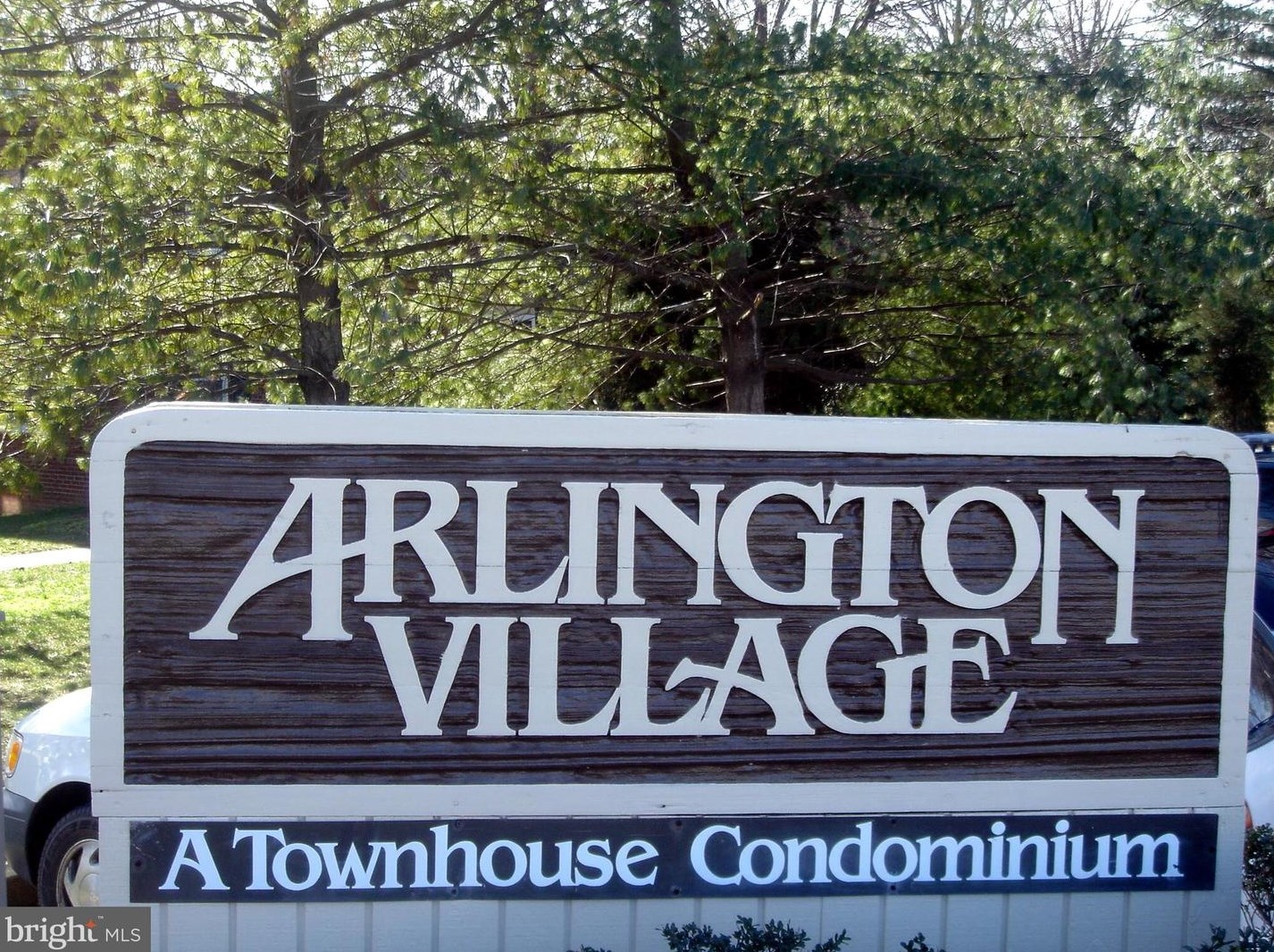 1415 Edgewood St, Arlington VA  22204-4983 exterior