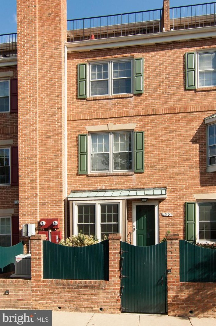760 N Vermont St, Arlington, VA 22203