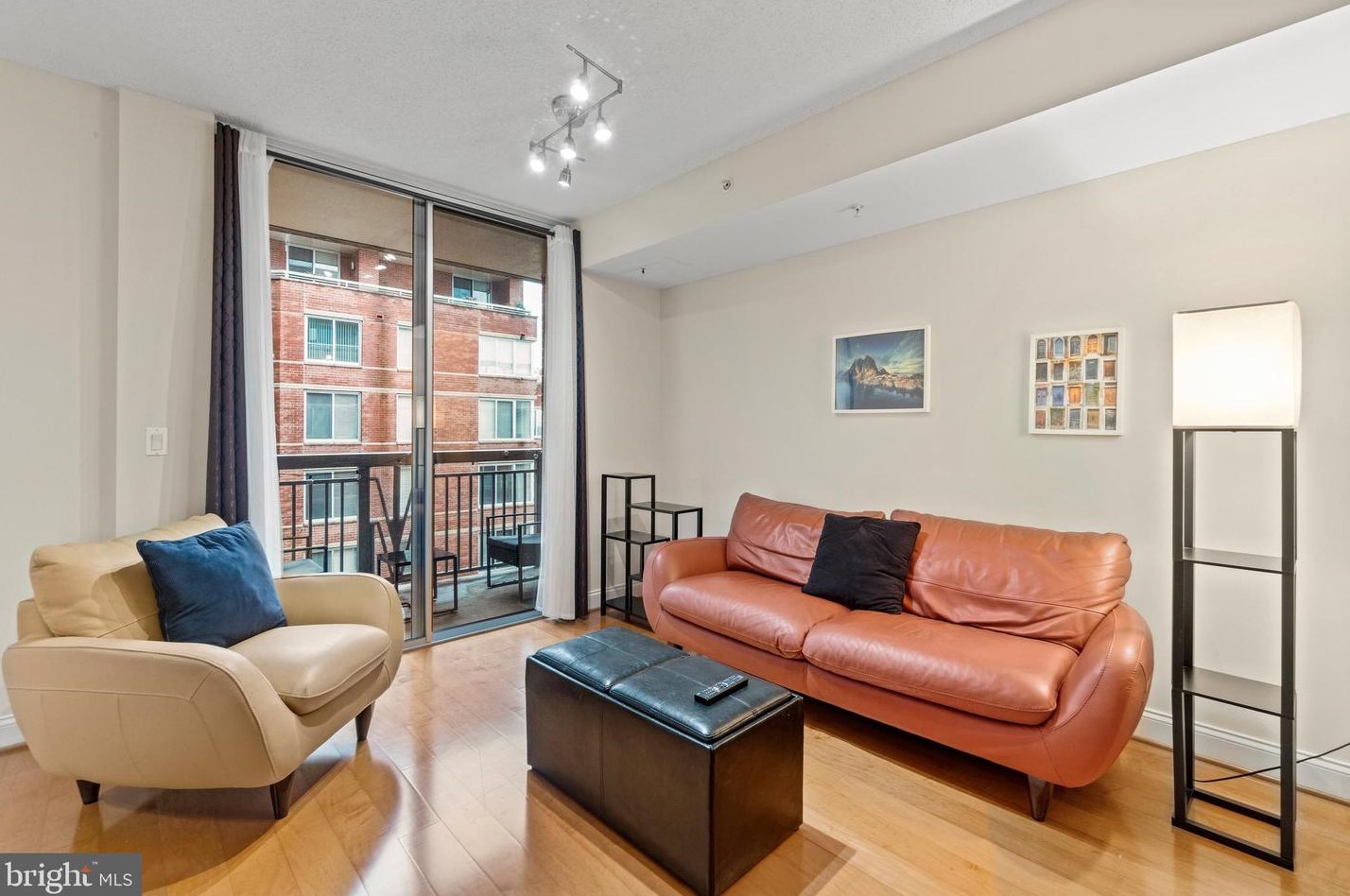 1020 N Highland St #820, Arlington, VA 22201