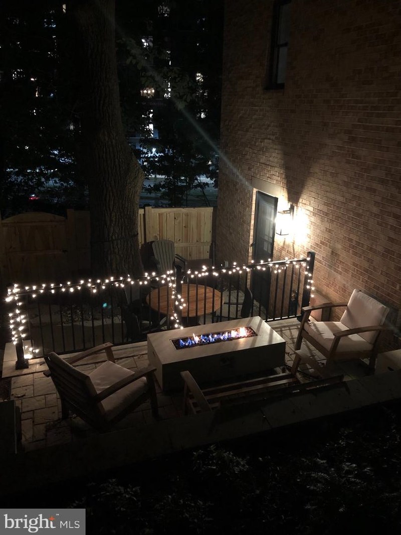 1232 Quinn St, Arlington, VA 22209-3305