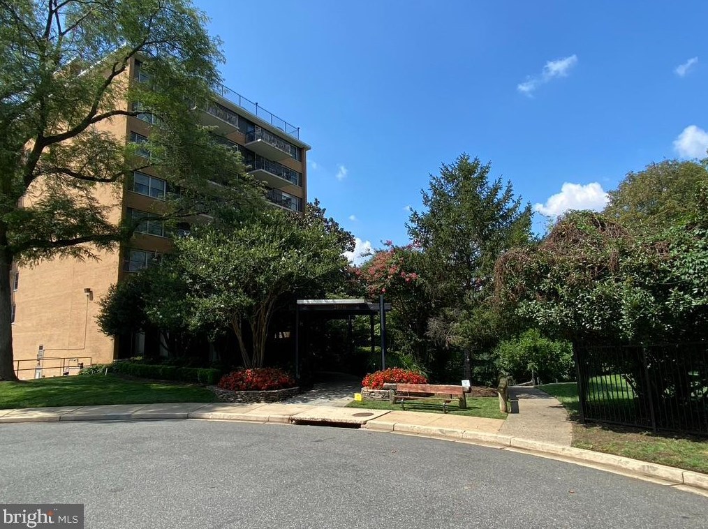 2030 N Adams St #606, Arlington, VA 22201