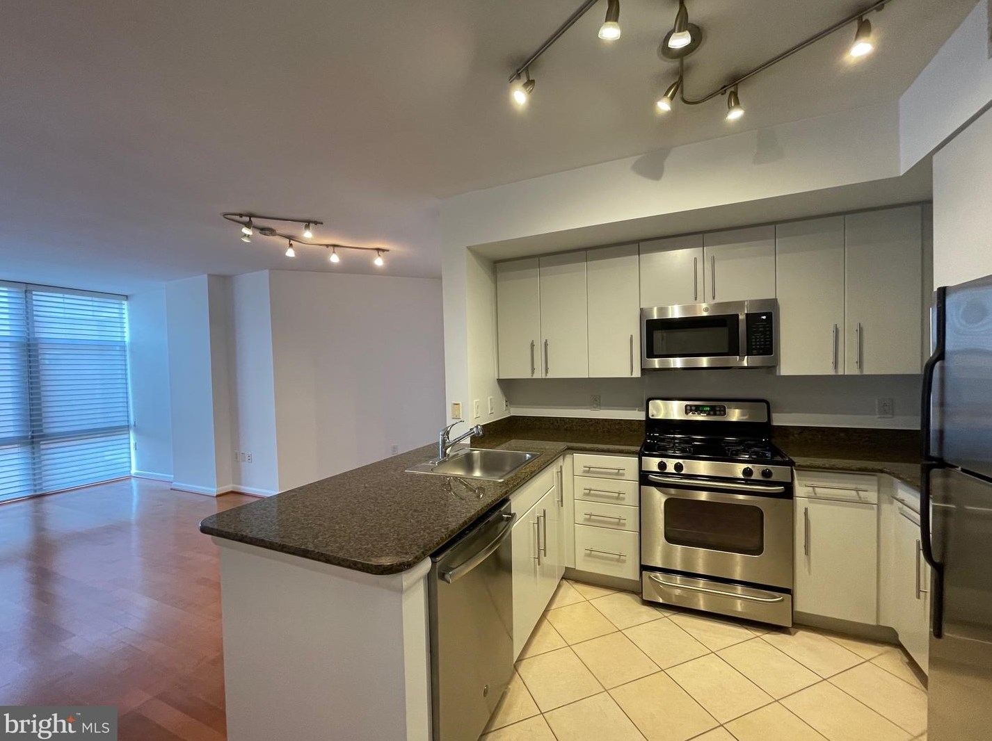 1021 N Garfield St #617, Arlington, VA 22201