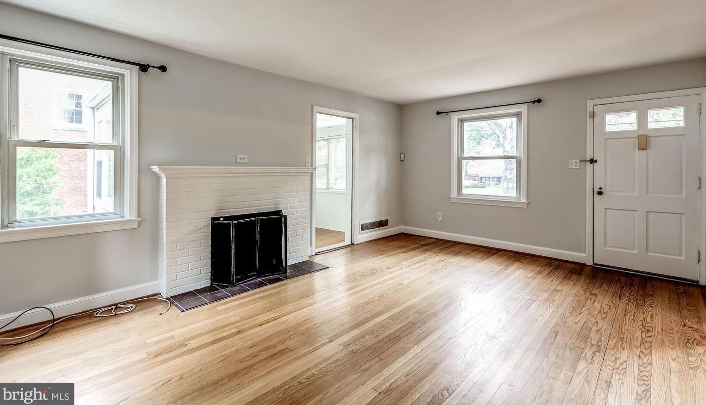 5416 N Carlin Springs Rd, Arlington, VA 22203