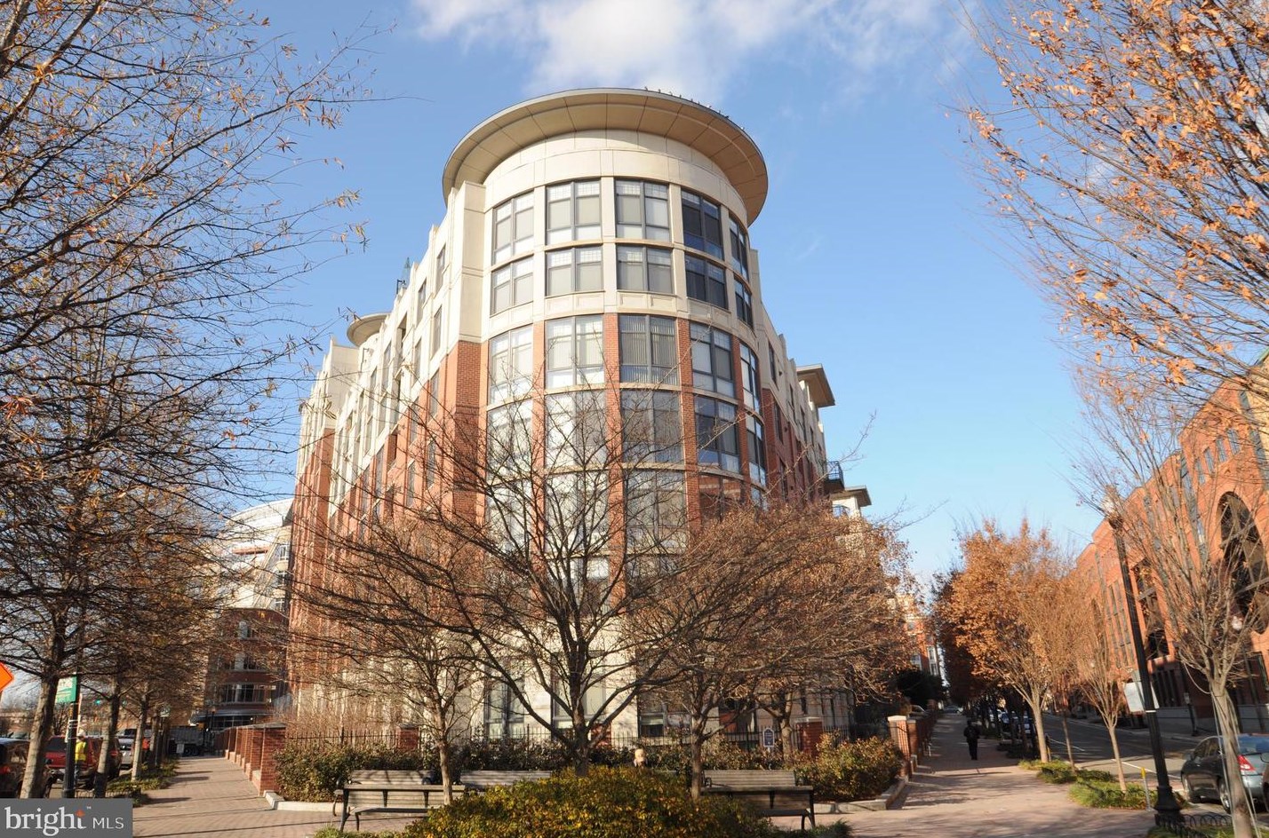 1021 N Garfield St #305, Arlington, VA 22201