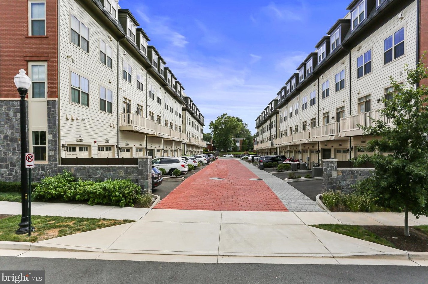 1310 Quinn St, Arlington VA  22204 exterior