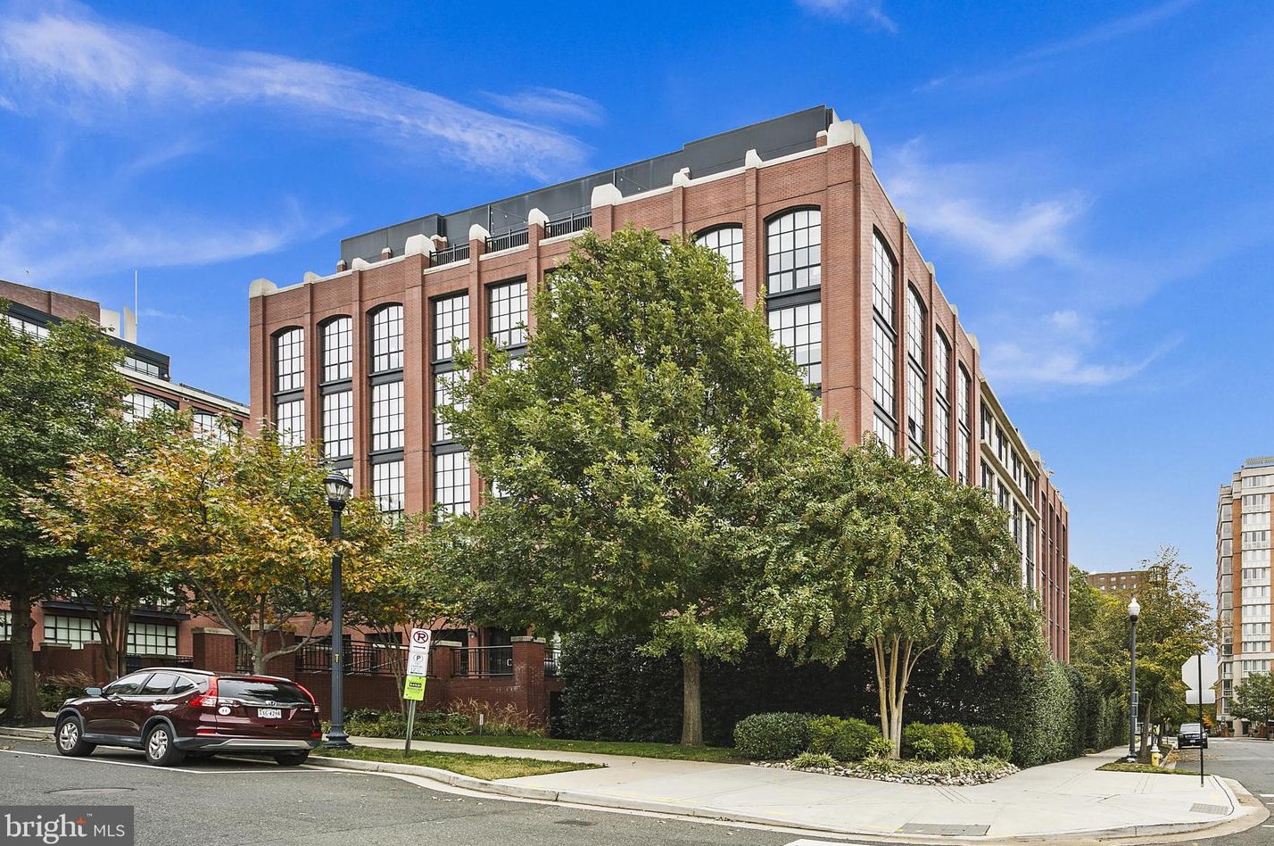 1615 Queen St, Arlington VA  22209-2801 exterior