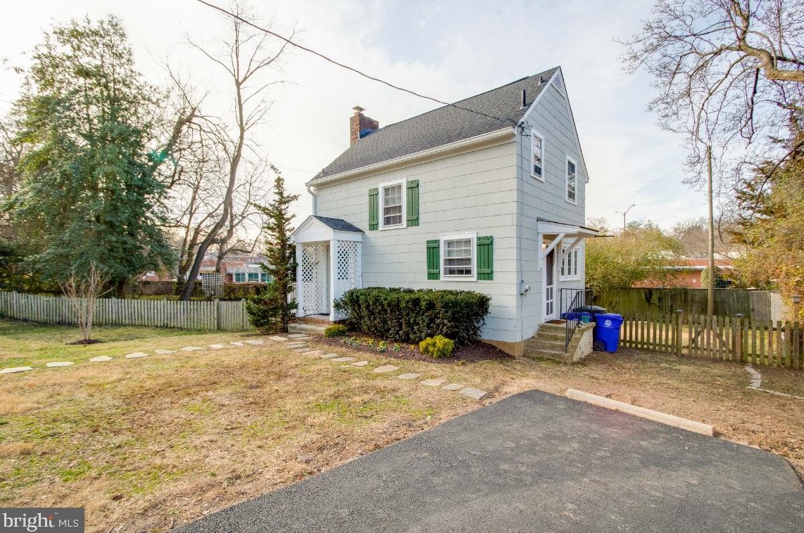 1670 N Longfellow St, Arlington, VA 22205