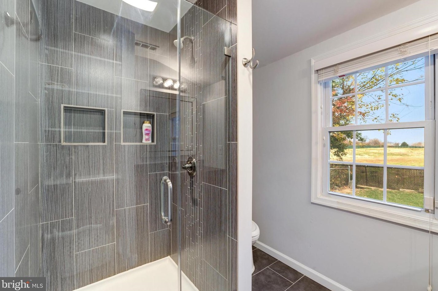 817 Oak St, Arlington VA  22204-4509 exterior