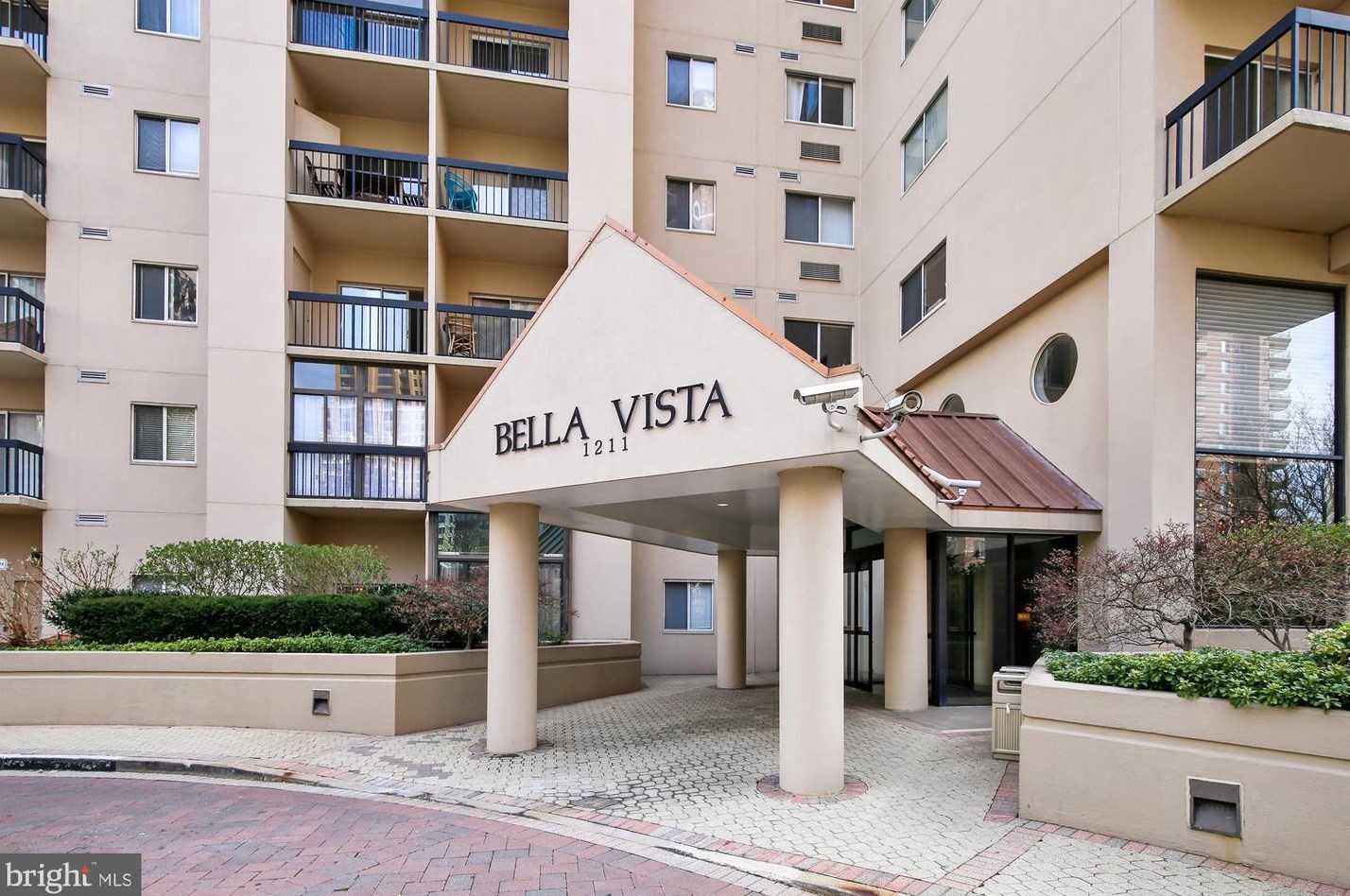 1211 S Eads St #602, Arlington, VA 22202