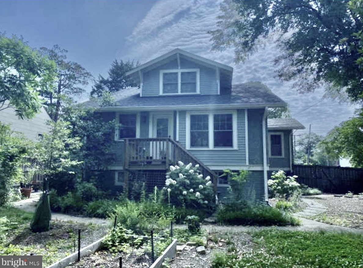 702 N Highland St, Arlington, VA 22201