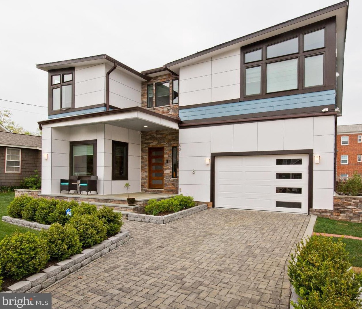 801 Barton St, Arlington, VA 22204-2142