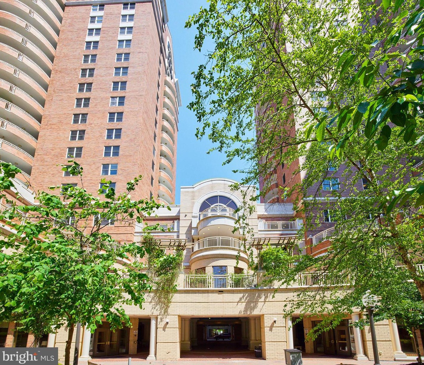 900 N Taylor St #807, Arlington, VA 22203