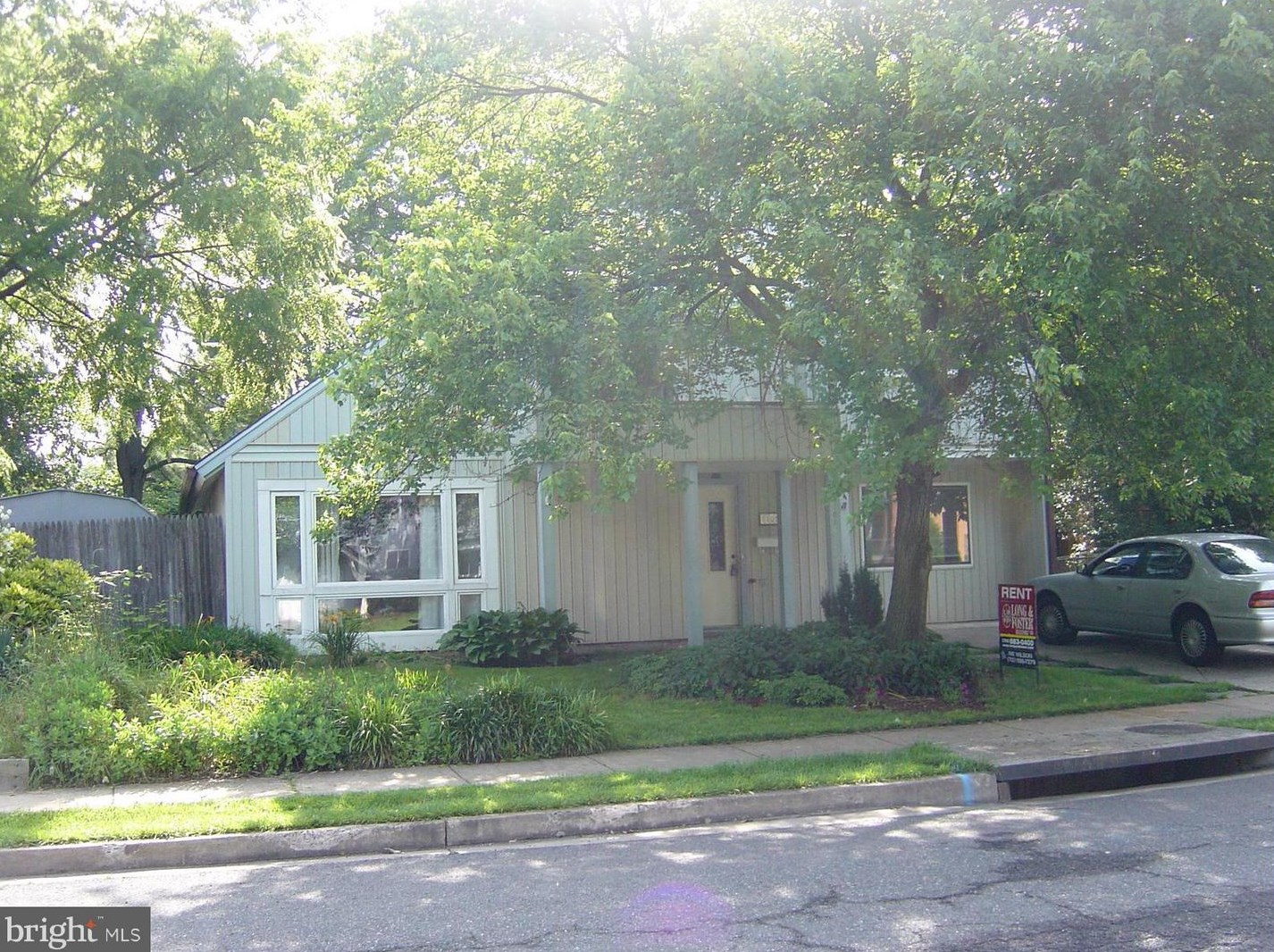 1105 Rochester St, Arlington, VA 22205-1740