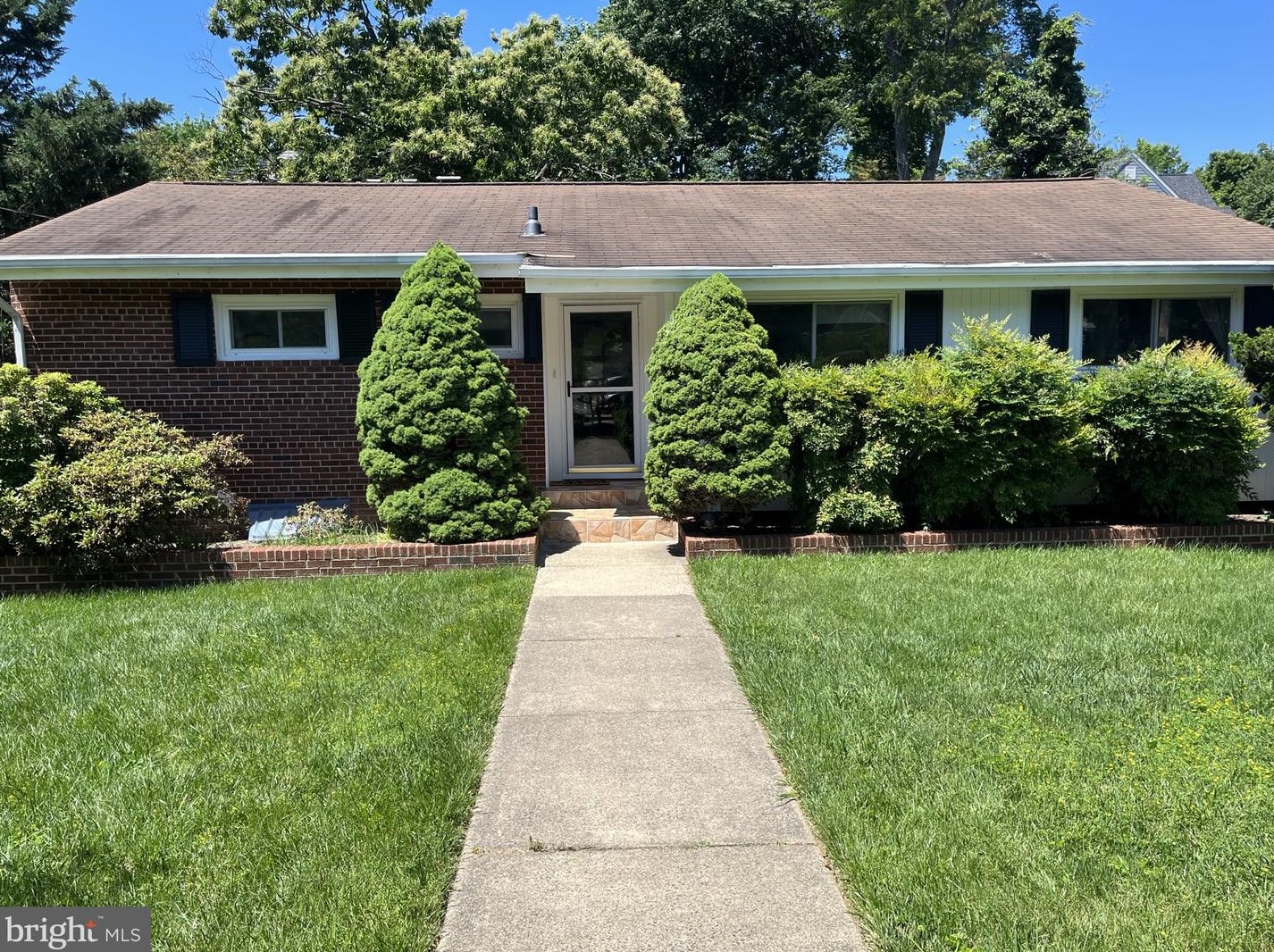 2406 John Marshall Dr, Arlington, VA 22207-1213