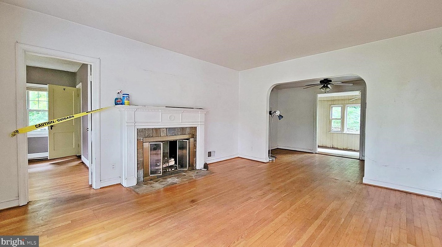 2725 S Arlington Ridge Rd, Arlington, VA 22202