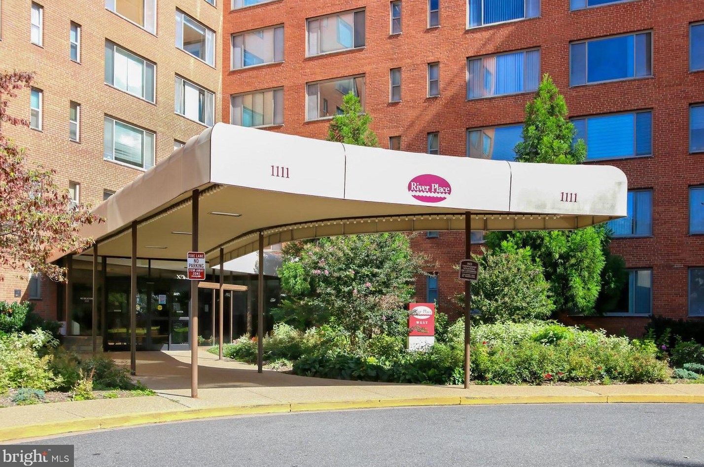 1111 Arlington Blvd #910, Arlington, VA 22209