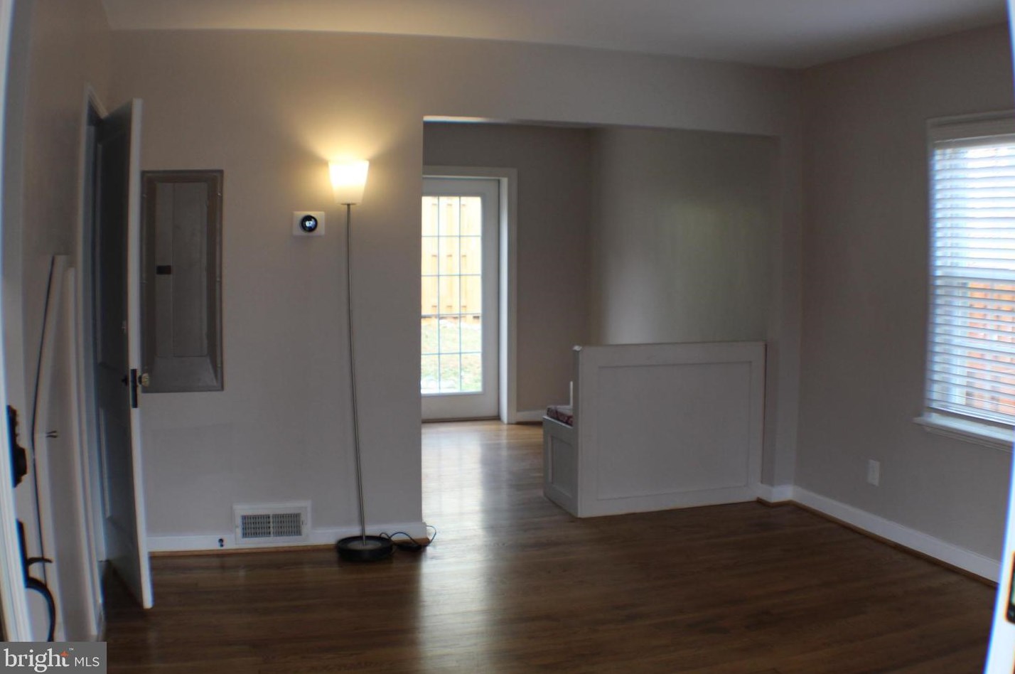2205 6th St S, Arlington, VA 22204