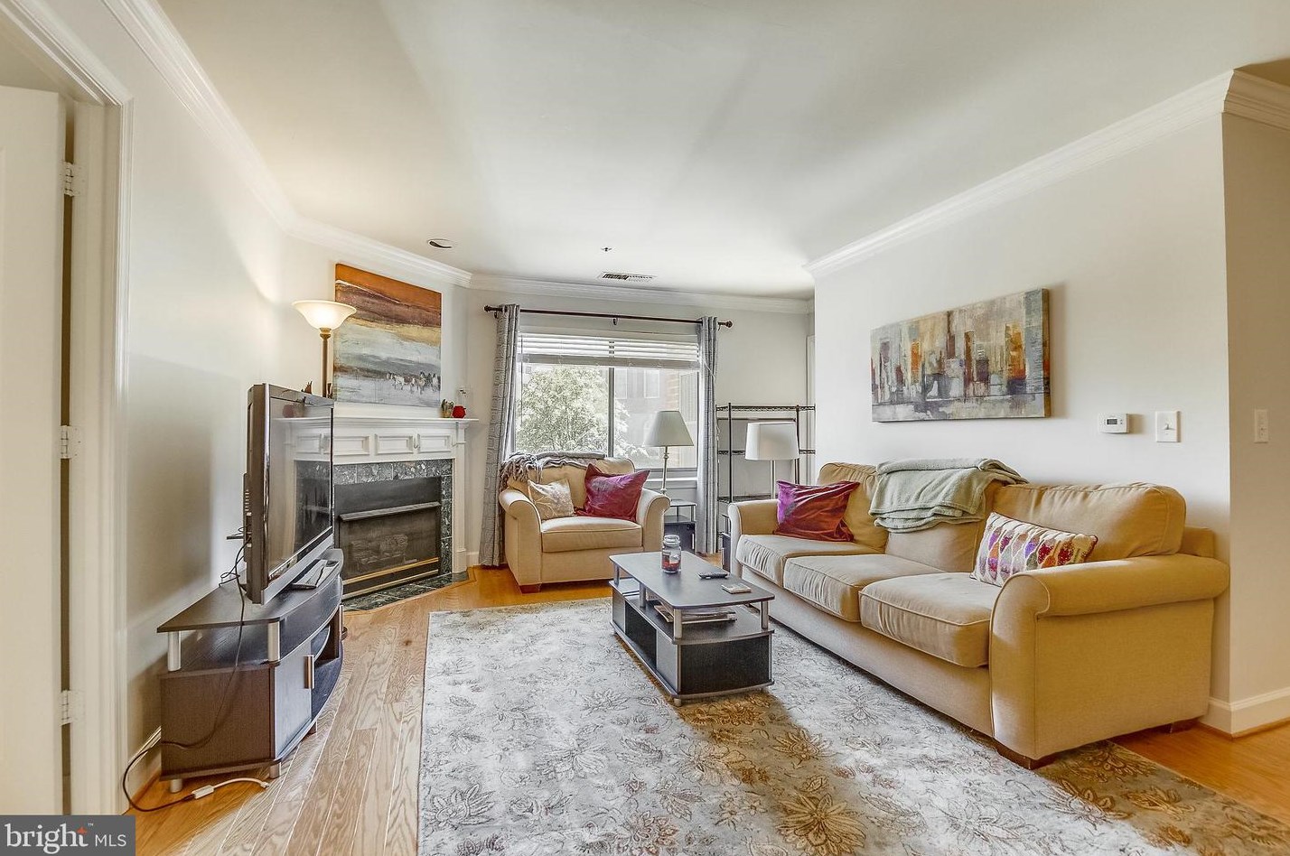1050 N Stuart St #201, Arlington, VA 22201