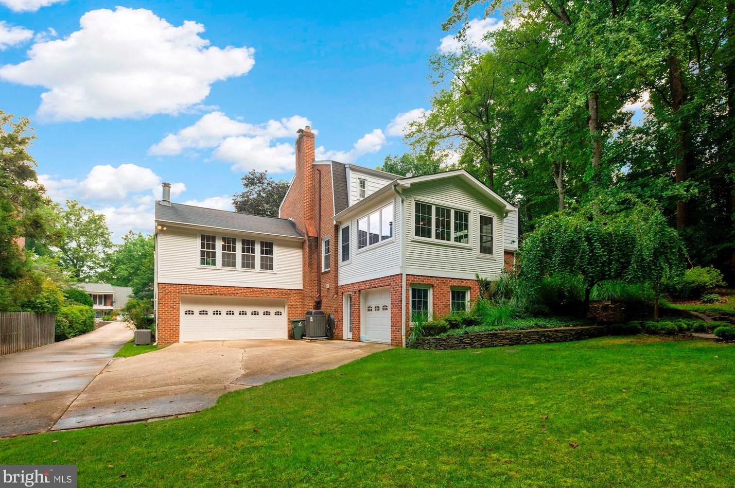 3856 Rixey St, Arlington VA  22207-4621 exterior