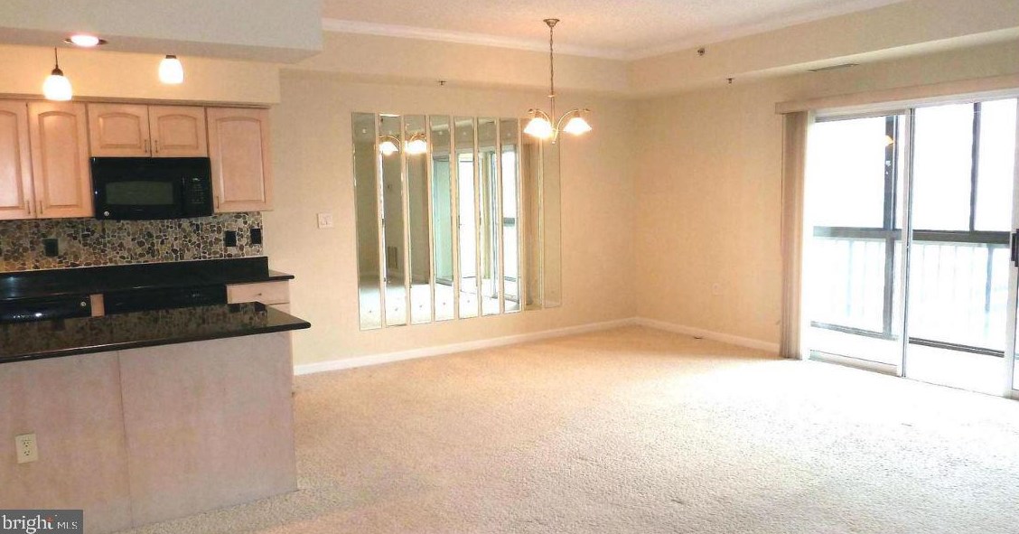 1211 S Eads St #1104, Arlington, VA 22202