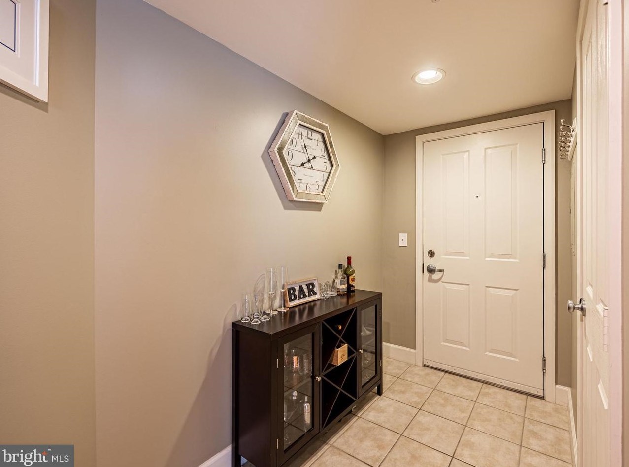 1220 N Fillmore St #511, Arlington, VA 22201