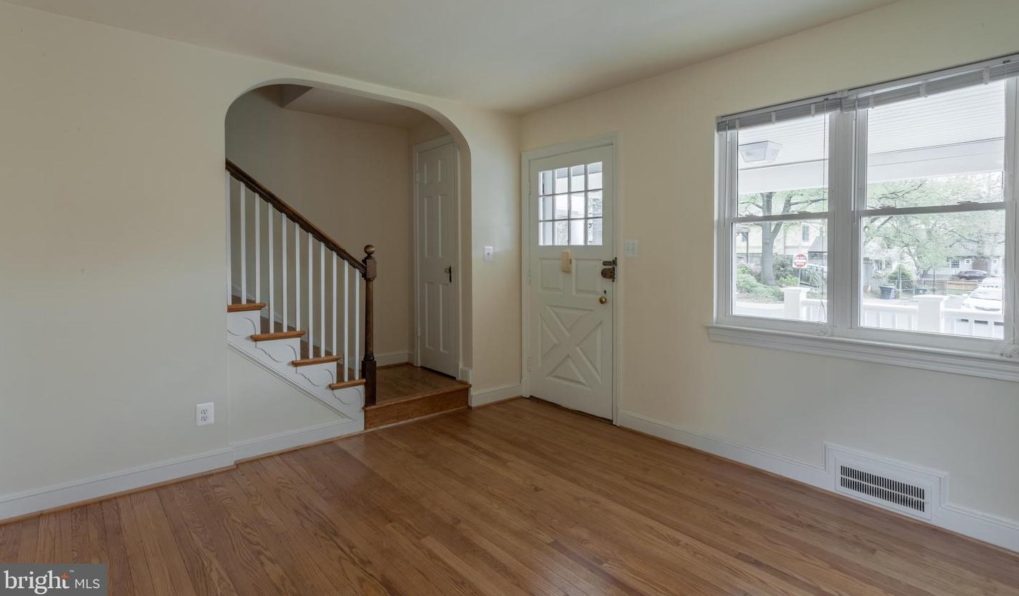 1218 N Lincoln St, Arlington, VA 22201