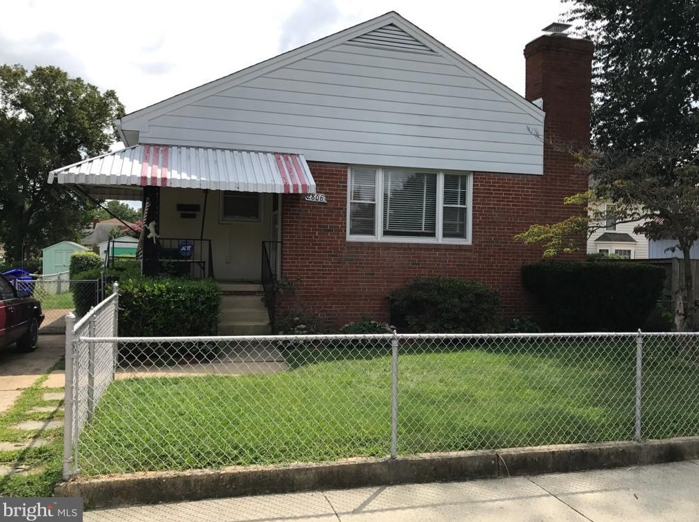 2806 18th St S, Arlington, VA 22204
