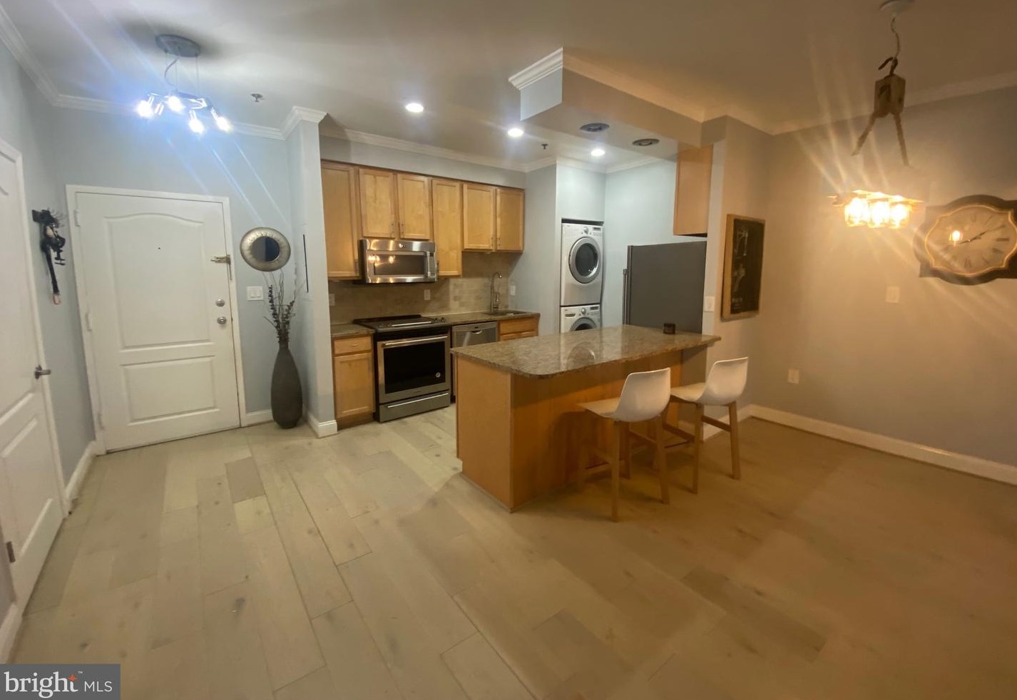 1211 S Eads St #103, Arlington, VA 22202