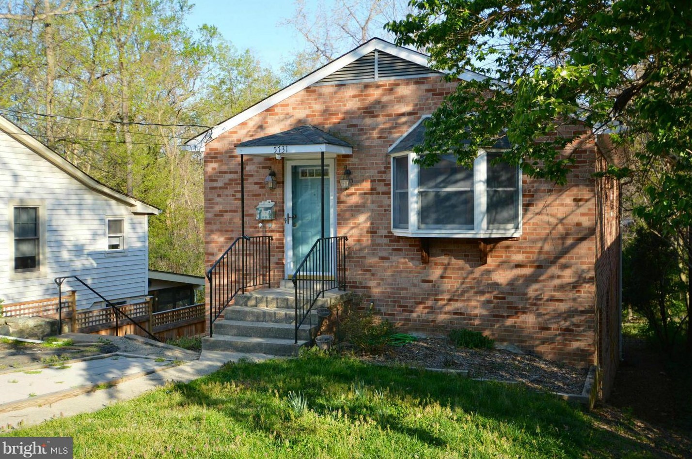 5731 7th St N, Arlington, VA 22205