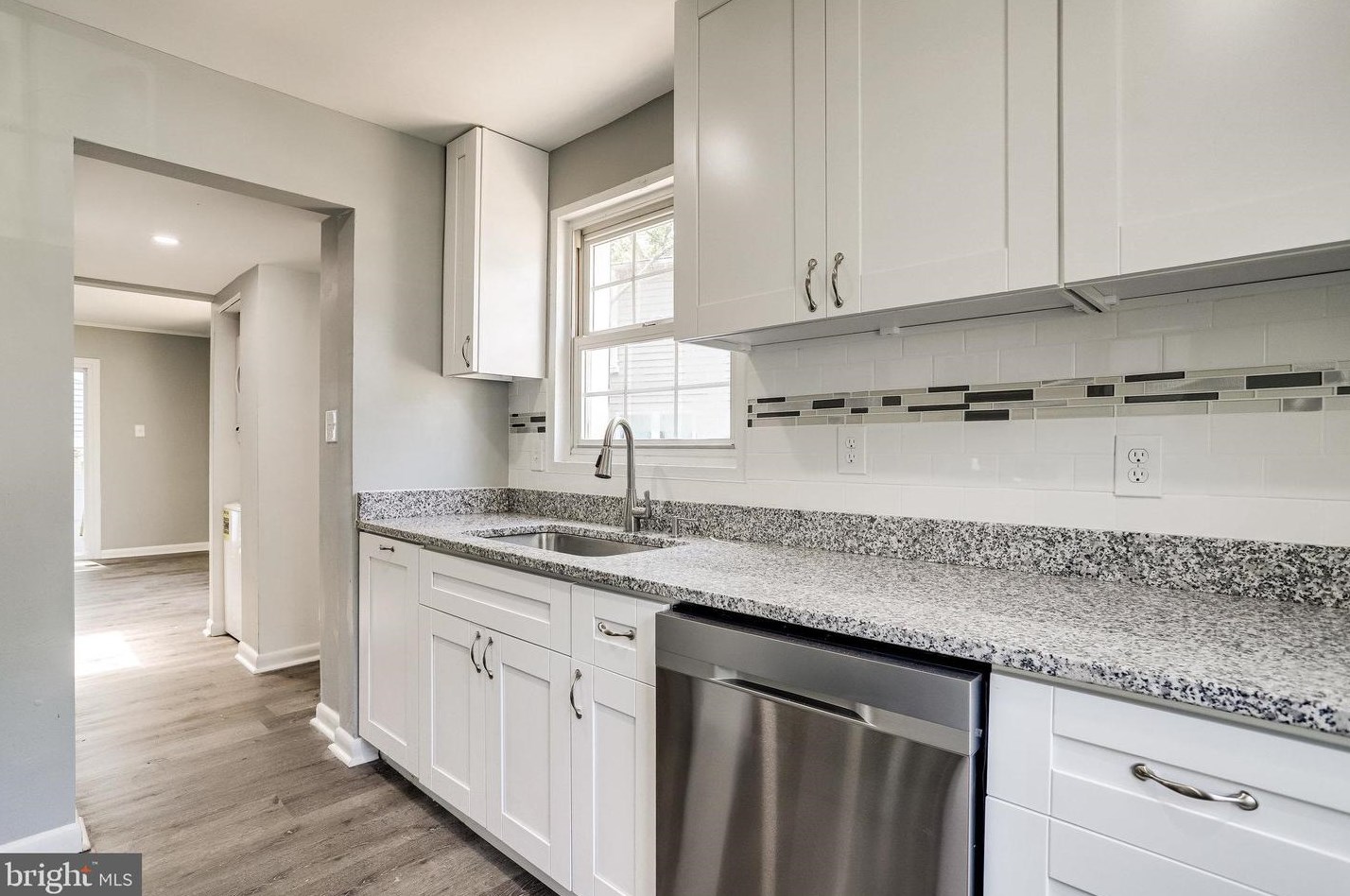 1055 Edison St, Arlington VA  22205-2506 exterior
