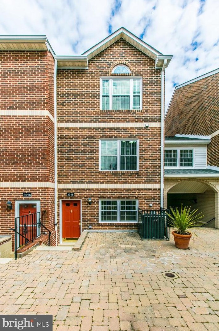 3018 Glebe Rd, Arlington, VA 22206-2713