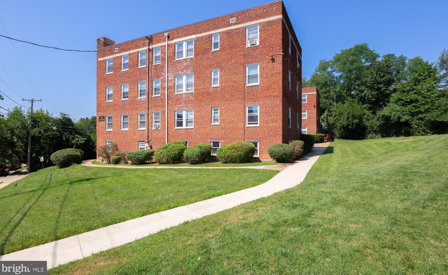2040 N Vermont St #104, Arlington, VA 22207