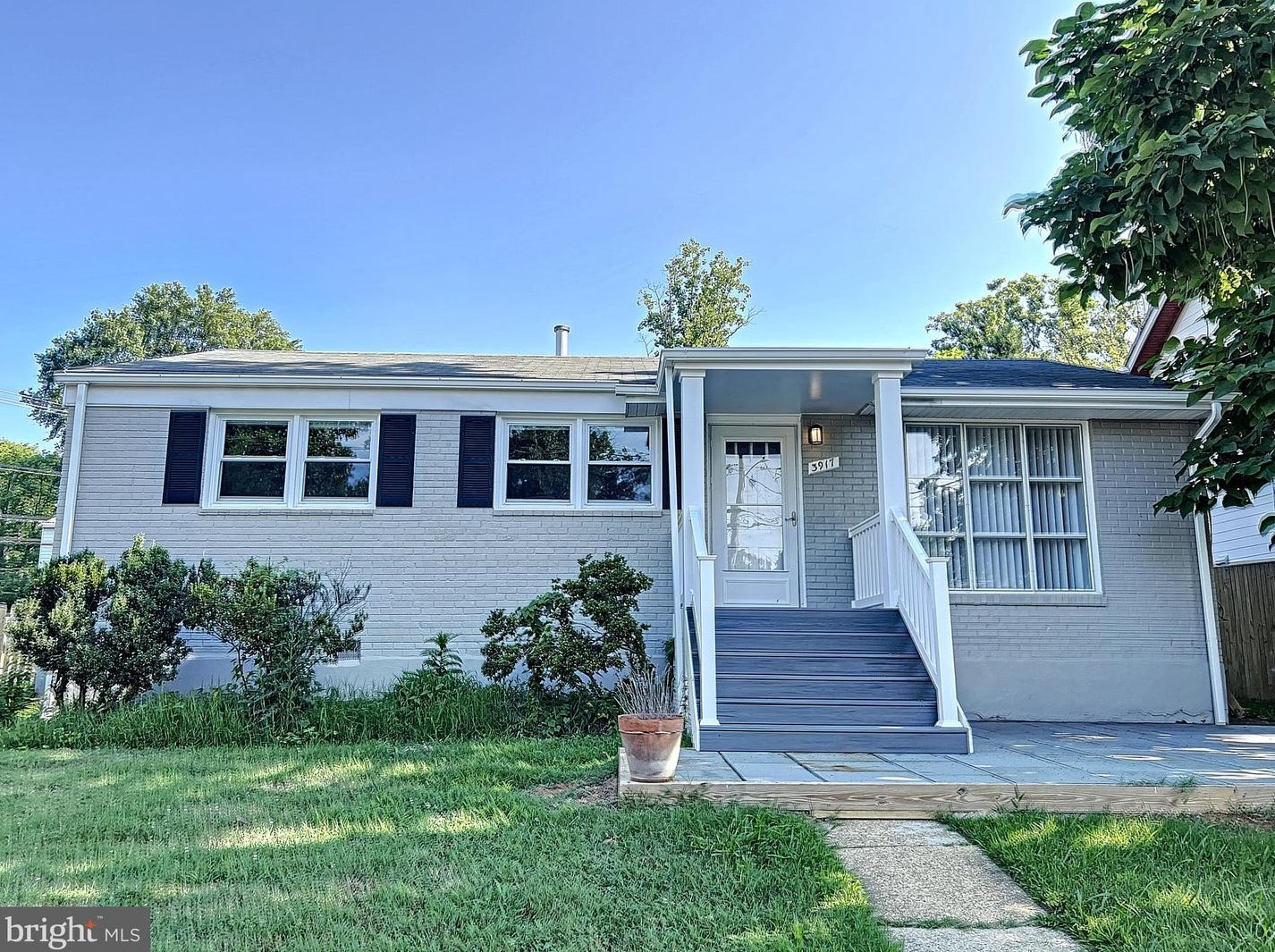3917 17th St N, Arlington, VA 22207