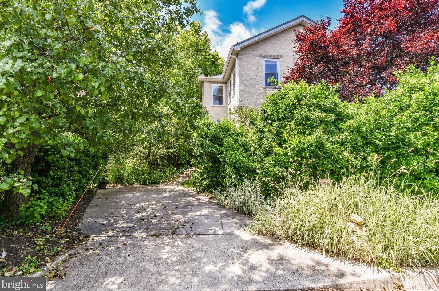 2222 N Emerson St, Arlington, VA 22207