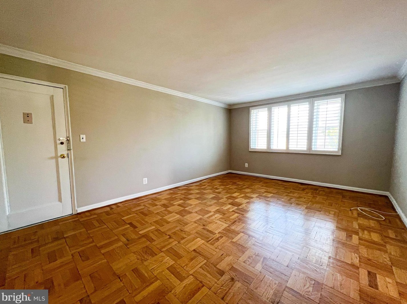 4225 N Henderson Rd #201, Arlington, VA 22203