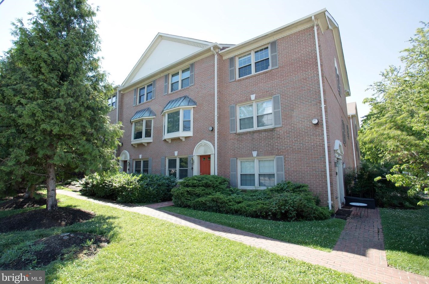 1871 N Adams St, Arlington, VA 22201