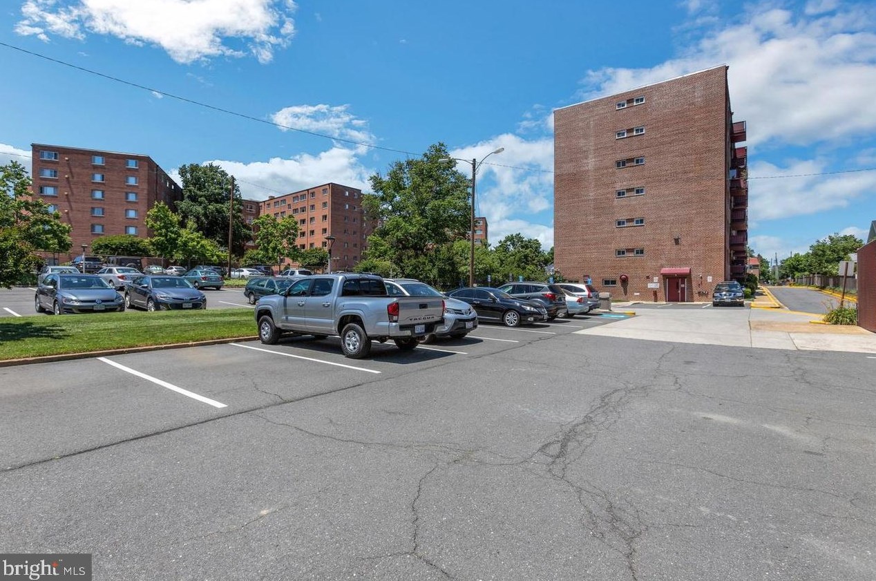 1830 Columbia Pike, Arlington VA 22204-4652 exterior