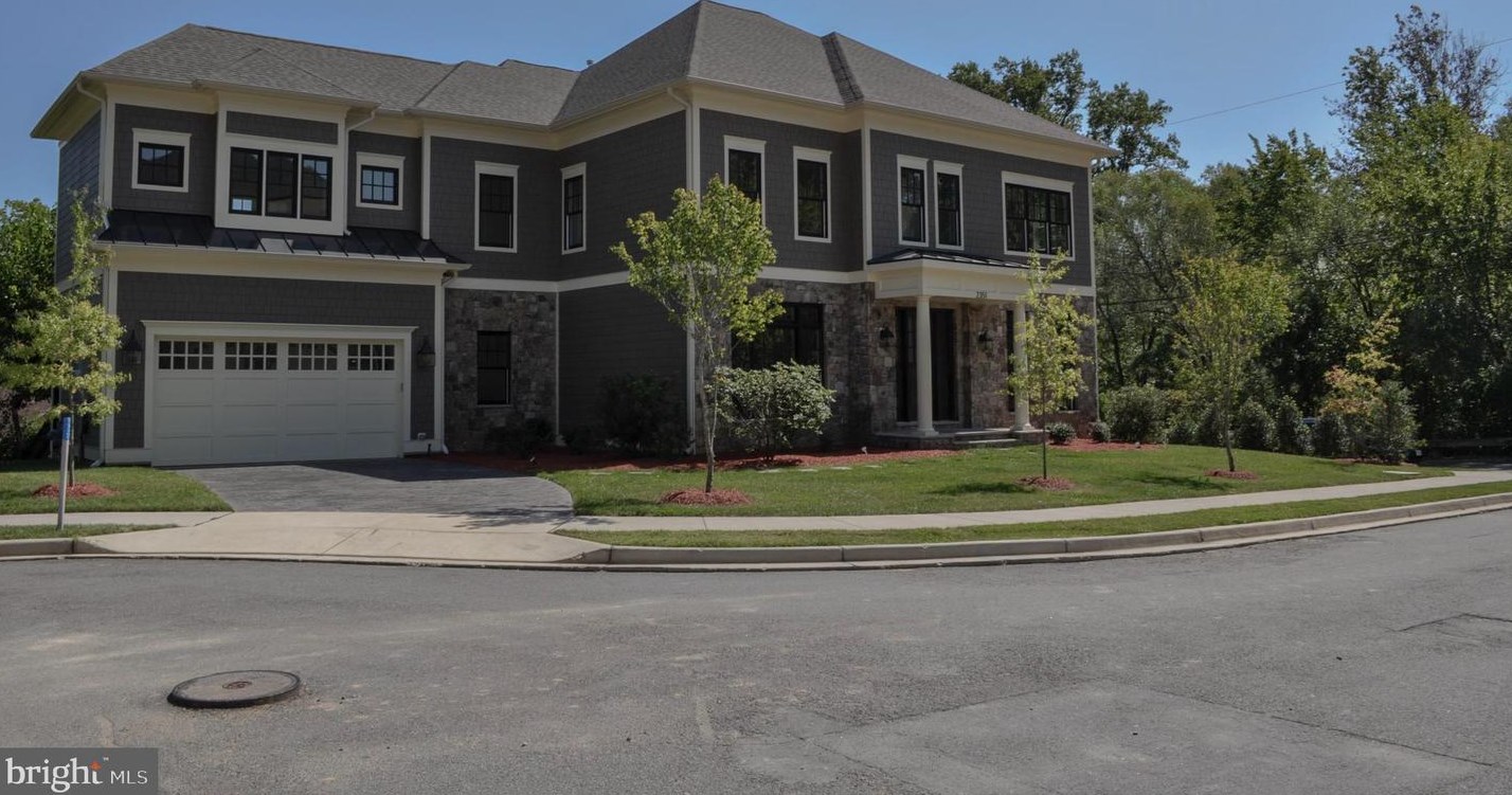 2351 Daniel St, Arlington, VA 22207