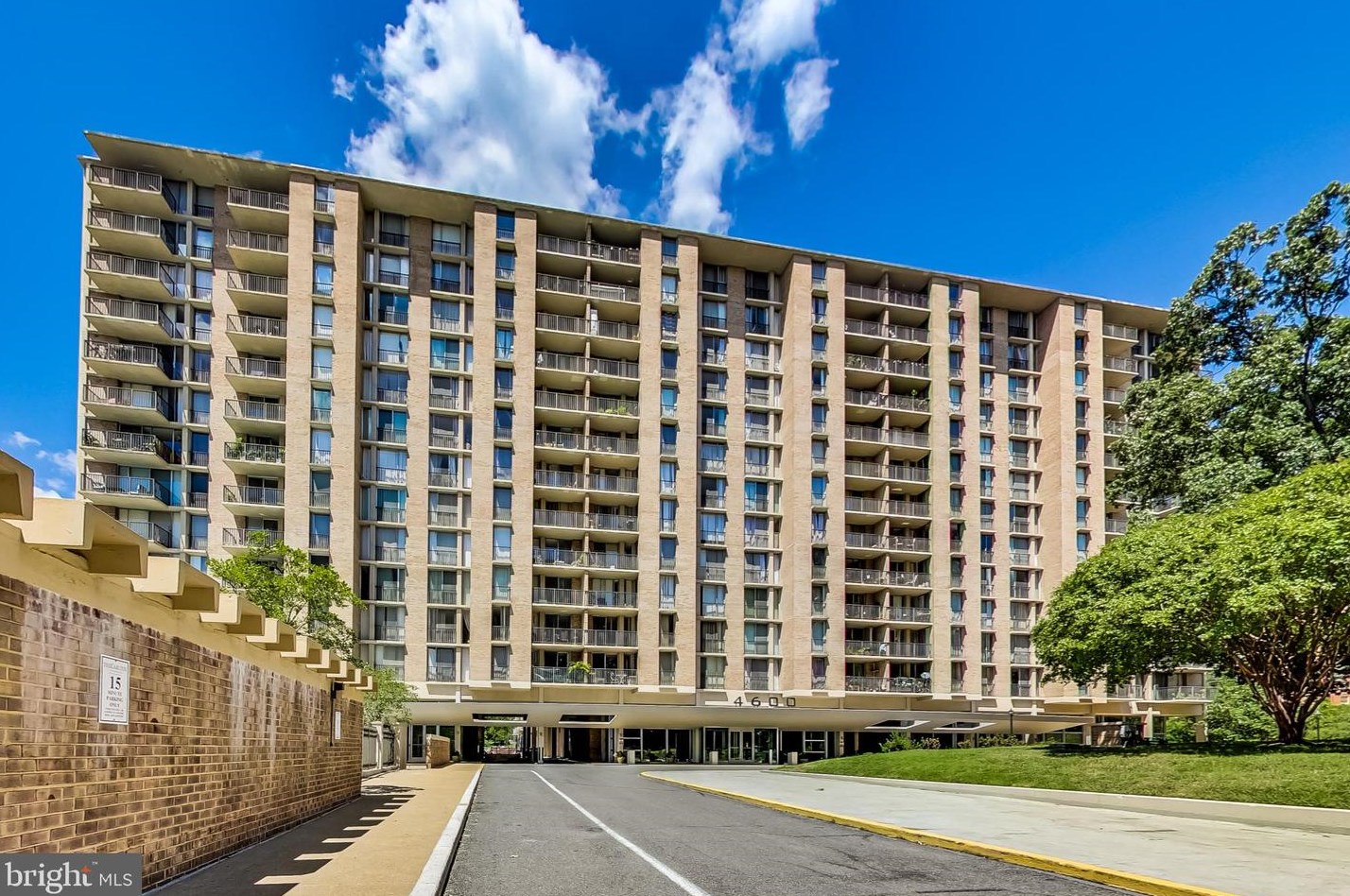 4600 S Four Mile Run Dr #1035, Arlington, VA 22204