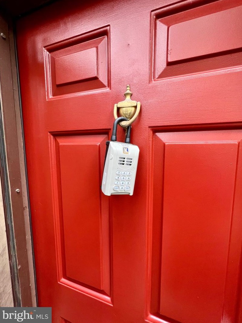 1113 Stafford St, Arlington VA  22201-4613 exterior