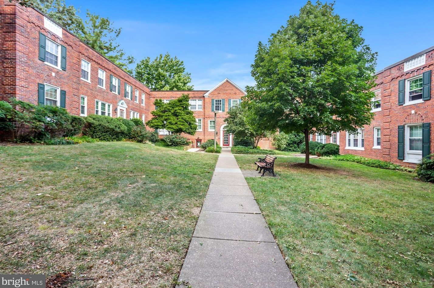1909 Key Blvd, Arlington, VA 11555-3228