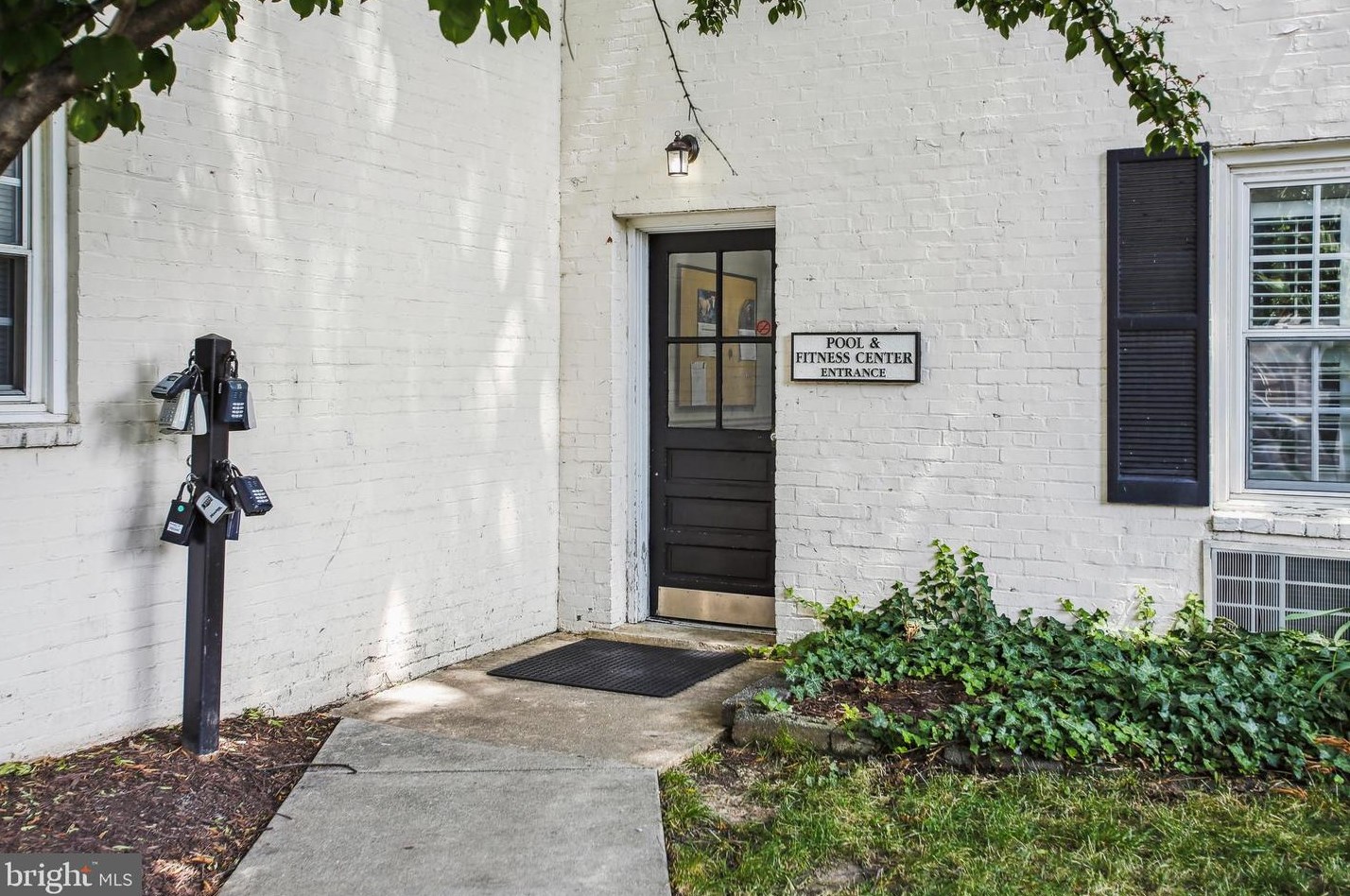 1305 S Walter Reed Dr Apt 204, Arlington, VA 22204