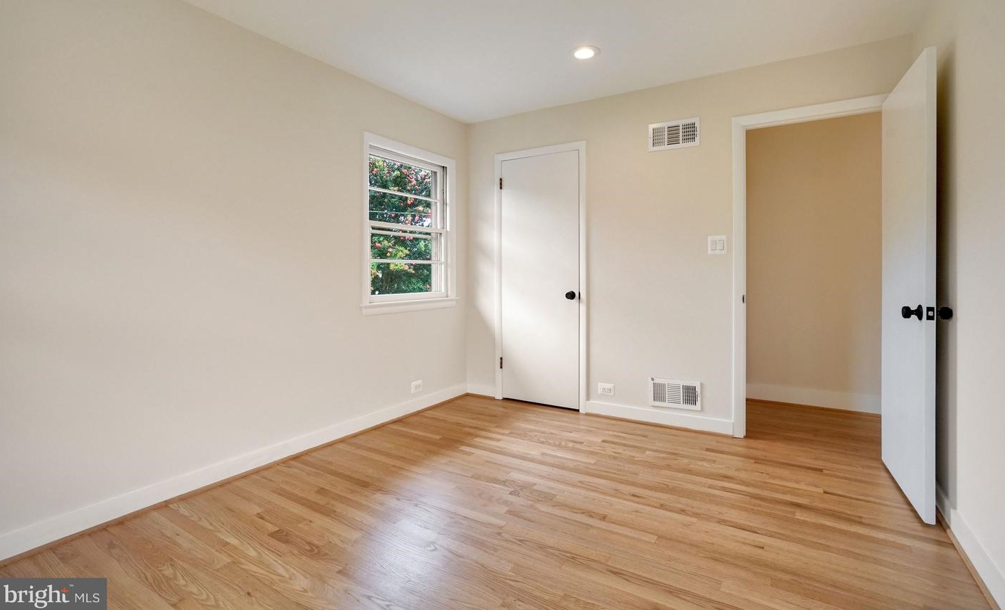 2600 Nottingham St, Arlington VA  22207-1249 exterior